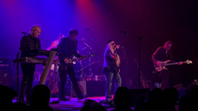 Missing Persons on stage
